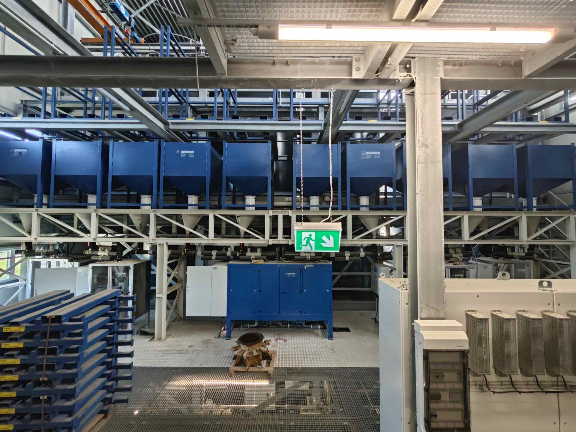 Würschum COM 70 Dosieranlage Kortmann Beton UBO – mehrstöckige Siloanlage blau